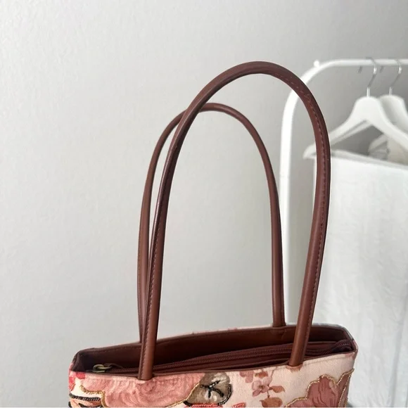 Vintage Floral Beaded Tote Bag - Picture 6 of 17